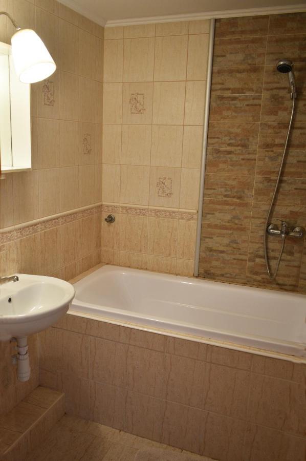 Lagom Apartman Gyula Extérieur photo